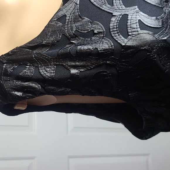 Ladies Sleeveless Dress 👗 😍 - Picture 6 of 8